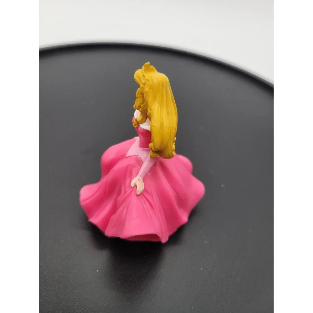 Disney Princess Sleeping Beauty Aurora Sitting PVC Figure 3